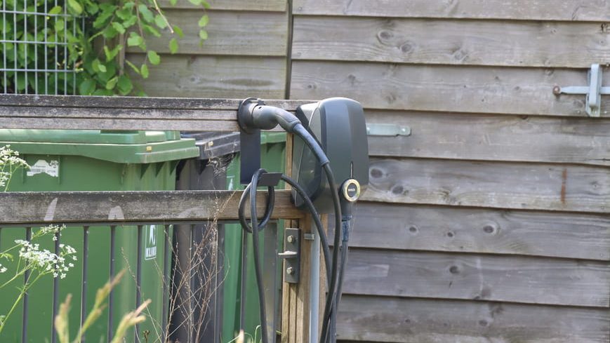 Zelf je laadpaal installeren